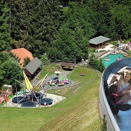 Village de vacances Tiny House Oase Mit Sauna Am Fluss